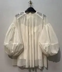 新品未使用 バルーンスリーブシアーブラウス ホワイト