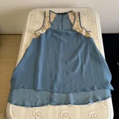 タンクトップ