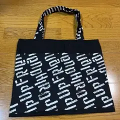 エコバッグ　英字柄　未使用品　ブラック　42㎝×35㎝　前面ポケット2ヶ所