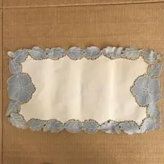 ハシゴレース使い花葉デザインテーブルセンター74×42