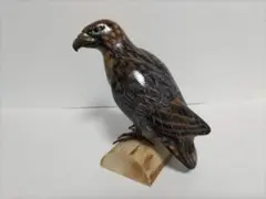 木製鷹の彫刻