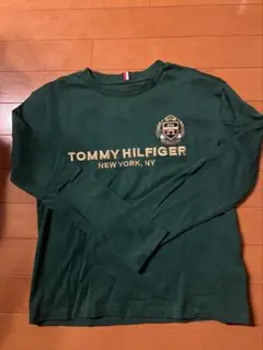TOMMY HILFIGER グリーン 長袖Tシャツ 152