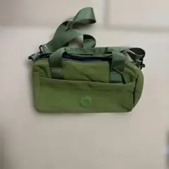 新品❣️オリーブグリーン ナイロンショルダーバッグ❣️激安❣️値引きオッケー❣️