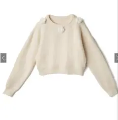 花モチーフ付きクロップド丈ニットトップス GRL