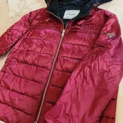 新品同様! PRADA プラダ ダウン ジャケット 三角プレート 人気品!