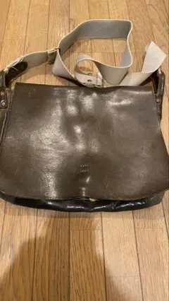 スロウ SLOU カーキ レザー ショルダーバッグ