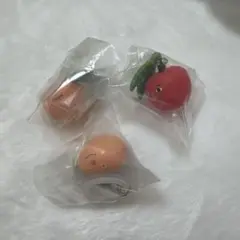 くだものさん目印アクセサリー ガチャガチャ りんご、みかん3つセット