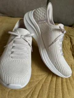 スケッチャーズスリッポンアイボリーメッシュ スリッポンスニーカーSKECHERS