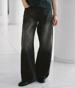 VINTAGE WASHED CURVED DENIM