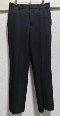 ユニクロ　UNIQLO テーパードパンツ　ブラック