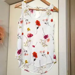 OLDNAVY フラワー　ボタニカル　ノースリーブ　V　ネックトップス