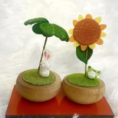 2個セット　ゆらゆらちりめん細工　龍虎作　クローバーとうさぎ　ひまわりとかえる