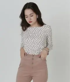 Tina:jojun 花柄スクエアカットソー