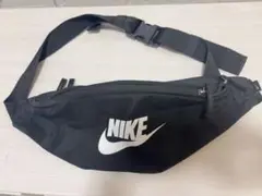NIKE バック　ボディバック