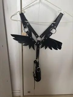 ブラック羽根付きハーネス