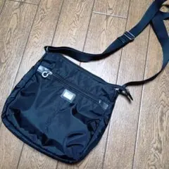 ブラック ショルダーバッグ