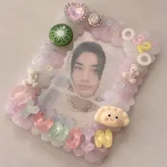 トレカケース　硬質ケース　B8 ホイップデコ　ゆめかわ　ヒョンジン