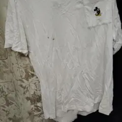 ミッキーマウスのユニクロの T シャツ
