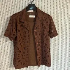 花柄ブラウンショートスリーブシャツ
