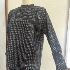 【極美品】フリルネック 変形ドット柄ブラウス