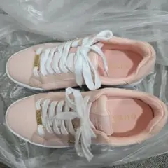 値下げ❗GUESS スニーカー ピンク