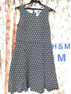H＆M♥ノースリーブひざ丈ワンピース 黒白ダイヤモンド柄 Mサイズ お買い得❗️