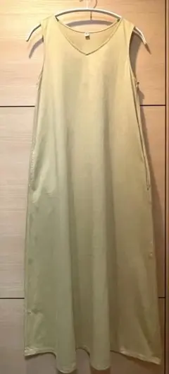 ユニクロ　マーセライズコットン　Aラインノースリーブワンピース　Mサイズ