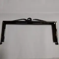 装飾的なメタルがま口フレーム