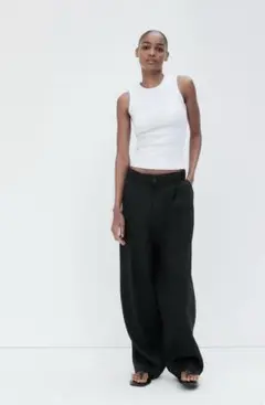 ZARA プリーツ入りパンツ