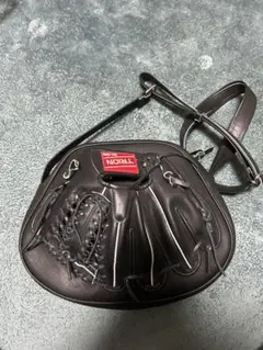 TRION ブラックレザーショルダーバッグ