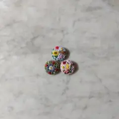 刺繍ブローチ cosmo ハンドメイド 2個セット