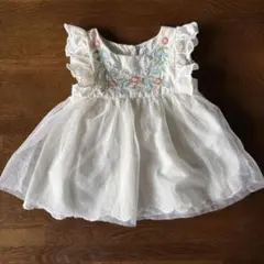 【BABY GAP】0-3month 刺繍入りホワイトワンピース