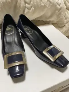 ロジェヴィヴィエ パンプス フラットシューズ エナメル プレート