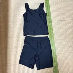 黒のセパレート水着（タンクトップ・ショートパンツ）