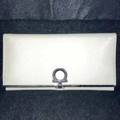 Salvatore Ferragamo サルヴァトーレ・フェラガモ 長財布