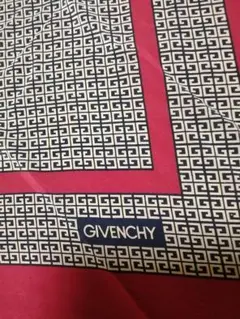 一時再お値下げ　ヴィンテージ品　GIVENCHY 幾何学模様 スカーフ