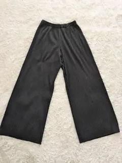 ユニクロ プリーツワイドパンツ S ブラック