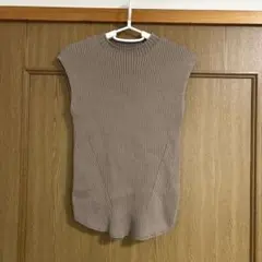 ベージュ リブ編み ノースリーブトップス