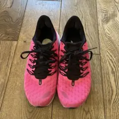 タイムセール　NIKE ピンク ランニングシューズ