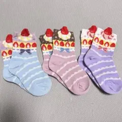 みみ付きくつした　ケーキ
