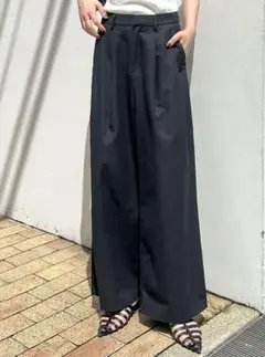 【新品タグ付き】リエディ　コットンタックルーズパンツ　ブラック　MT