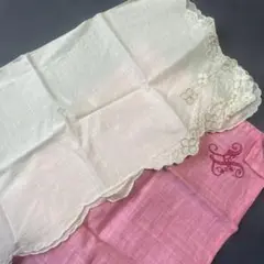 ホワイト花柄刺繍とピンクロゴ刺繍ハンカチセット
