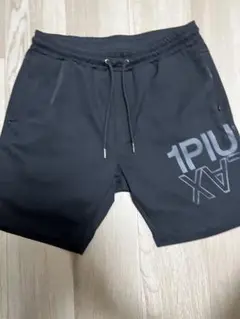 ウノ ピゥ ウノ ウグァーレ トレ リラックス ショートパンツ