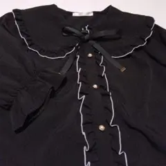 メルカリ便　フリル襟ブラウス　黒　リボン付