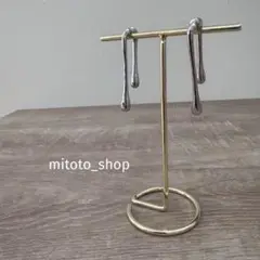 ストレートバーピアスシルバー 曲線デザイン しずくピアス メルトドロップ