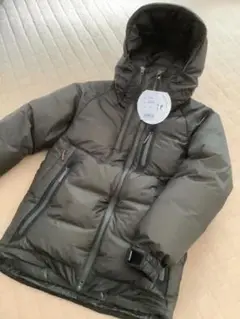 【新品 タグ付】ナンガ オーロラライト ダウンジャケット Sサイズ カーキ