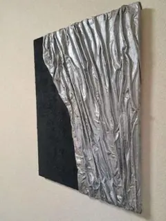立体アート 黒と銀の波状テクスチャ