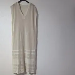 アイボリー ニットワンピース ノースリーブ