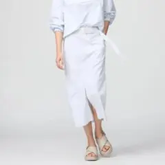 UNIQLO　ベルテッドスカート　サイズ73 オフホワイト　ユニクロ