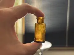 英国 ヴィンテージ 薬瓶 小瓶 ガラス 瓶 一輪挿し アンバー